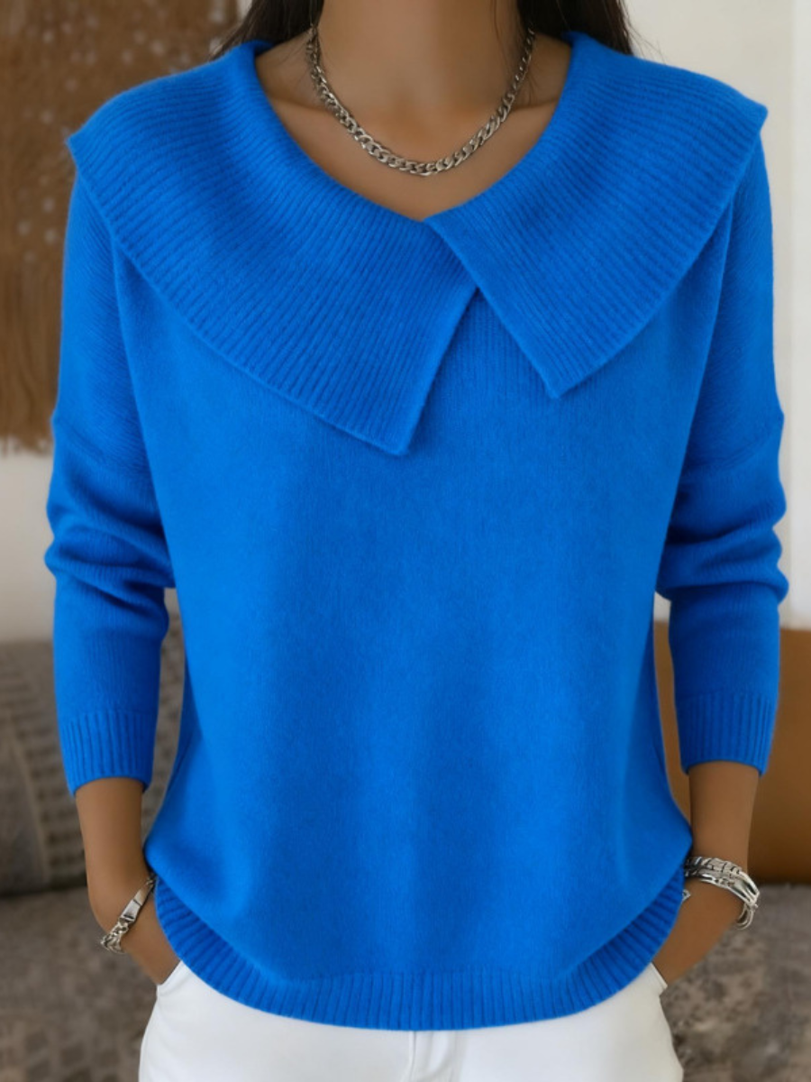 Lucia | Warm Knit with Soft Collar