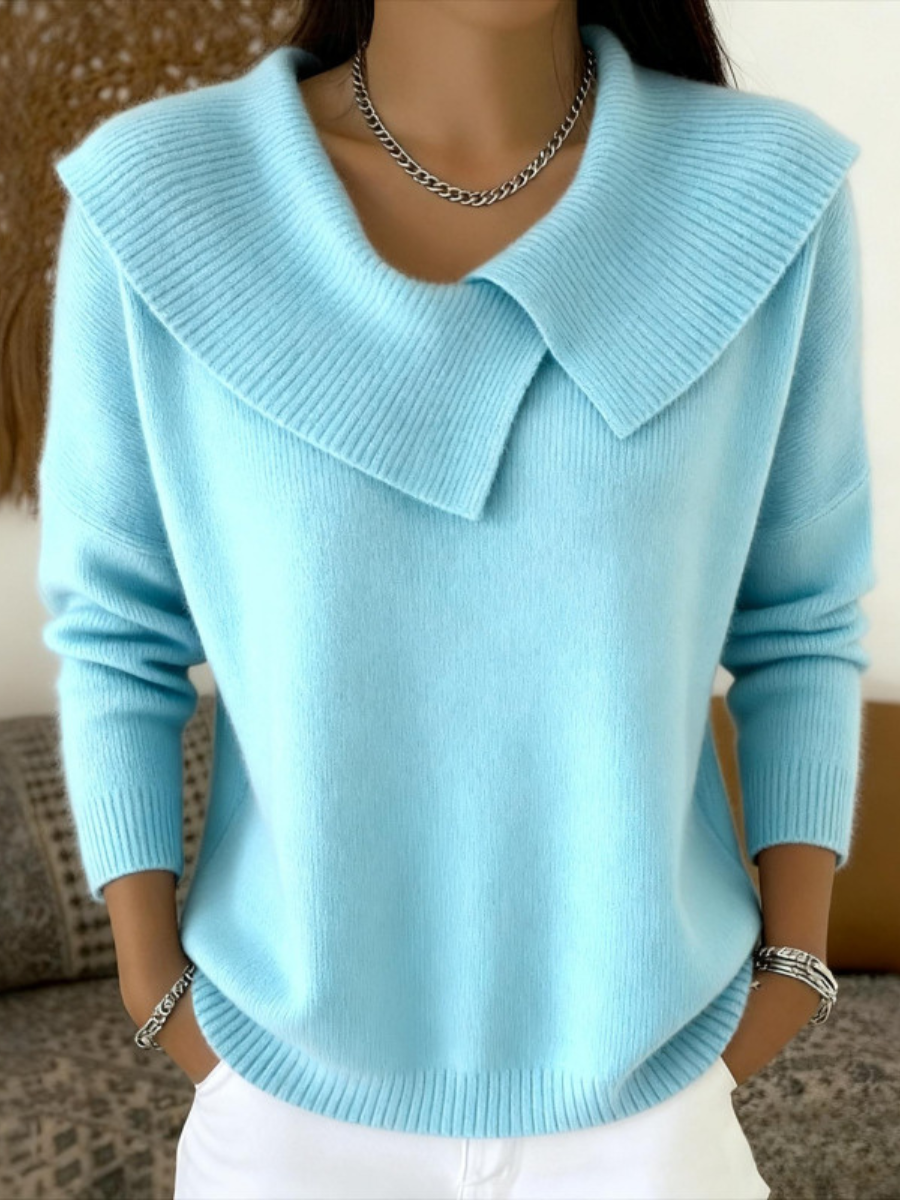 Lucia | Warm Knit with Soft Collar