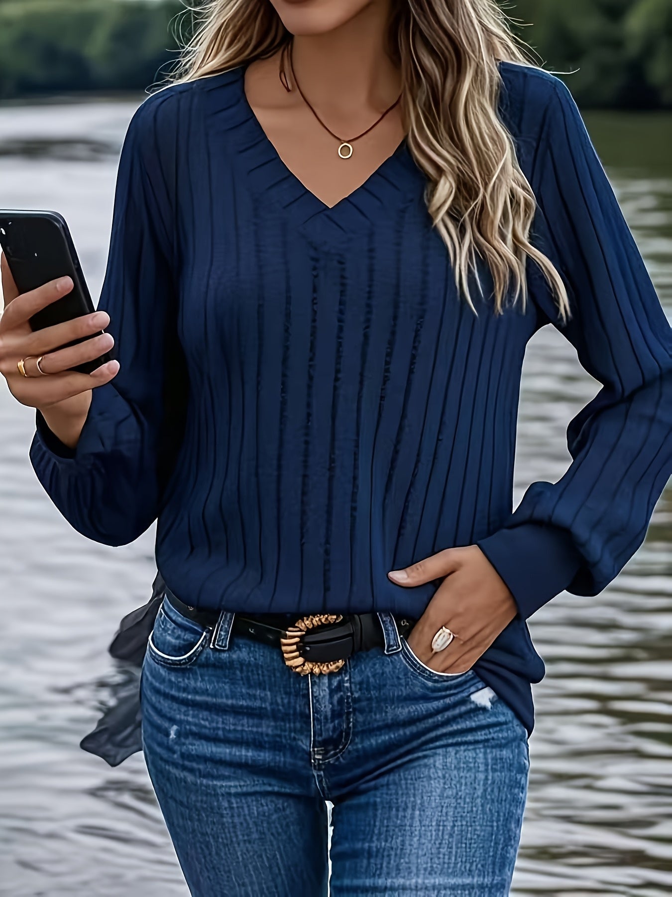 Ariana | Cozy V-Neck Sweater